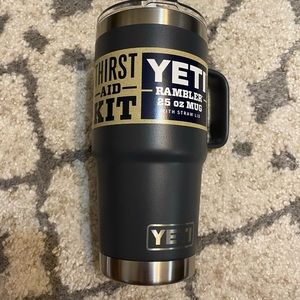 YETI Charcoal 25oz Mug w Lid